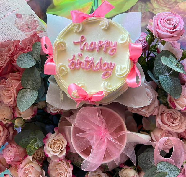 Flowers bouquet with cake & cup💕