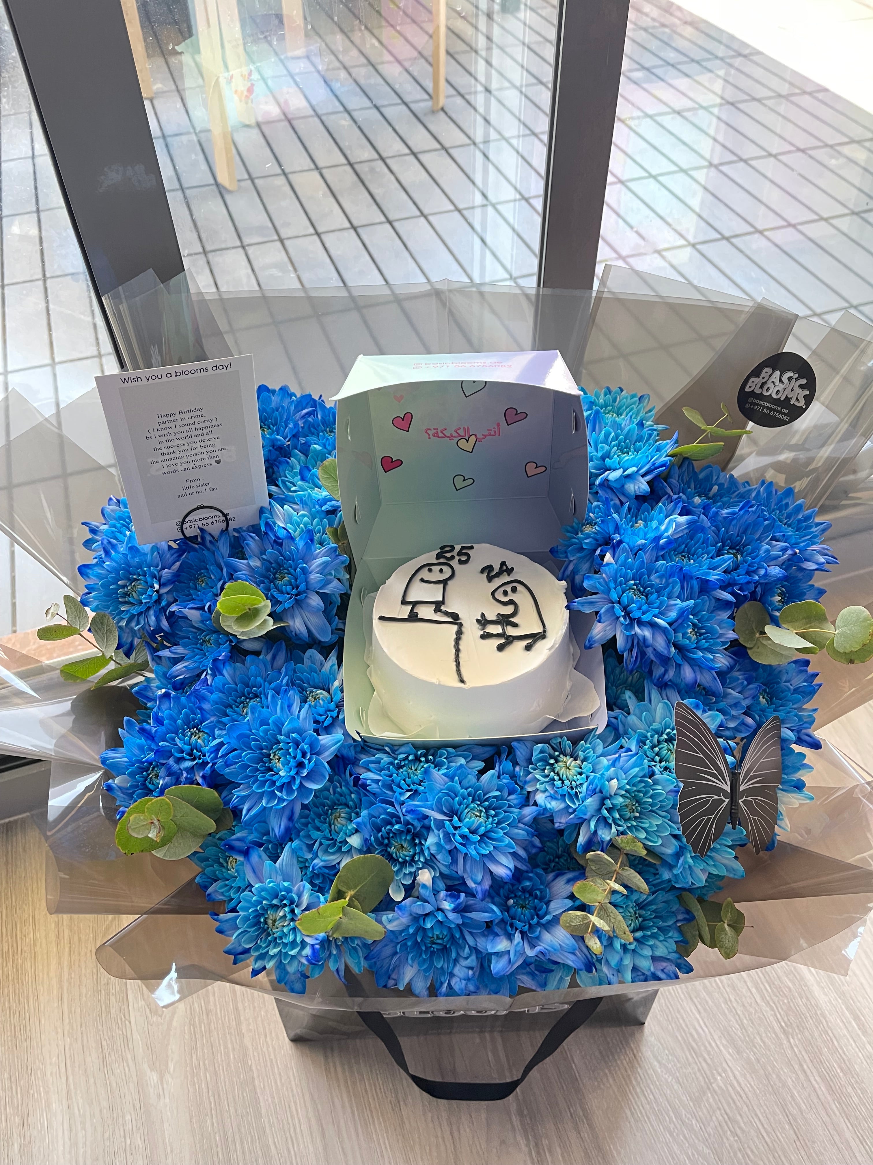 Special blue bouquet with cake