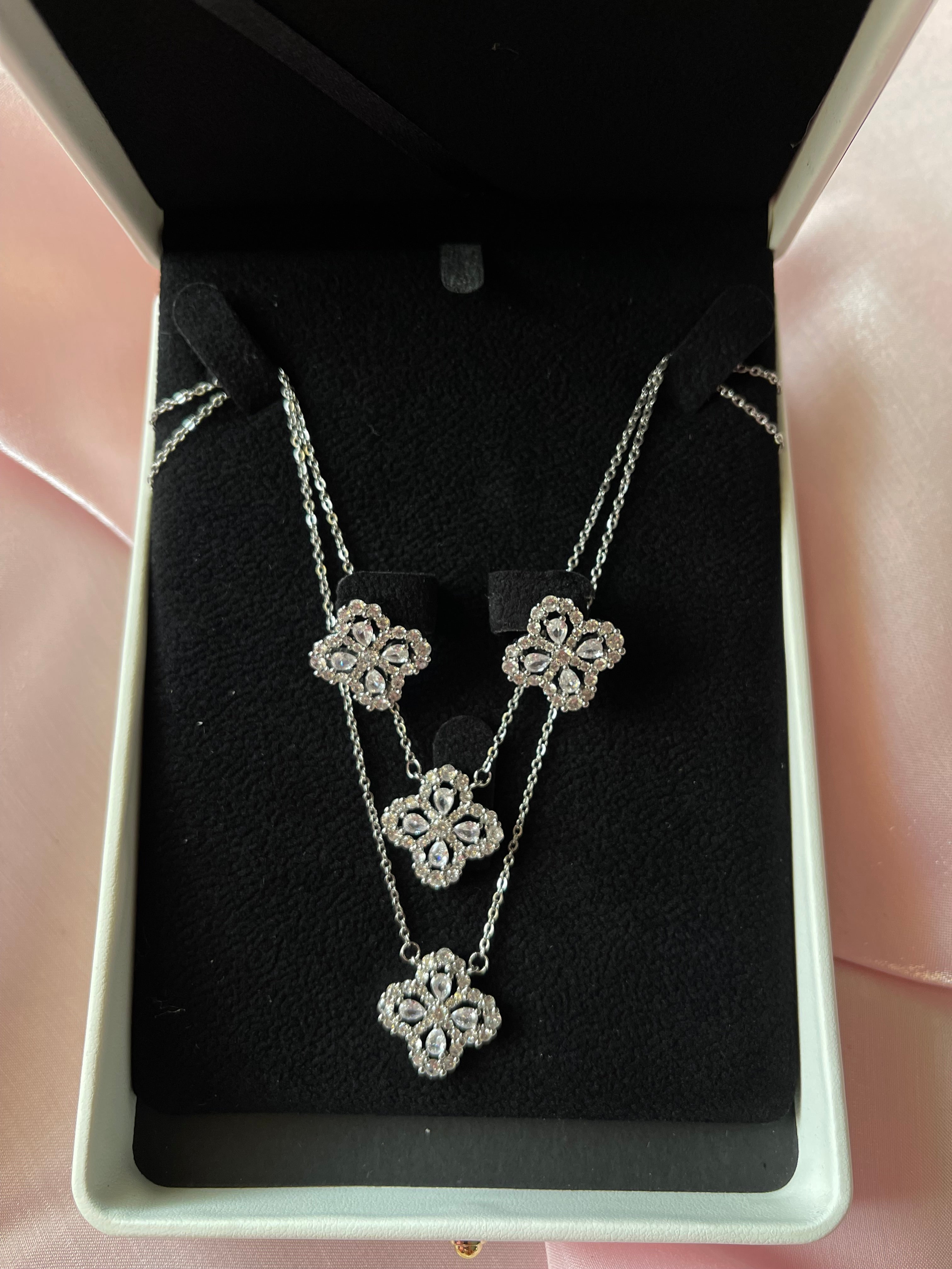 Silver flowers set