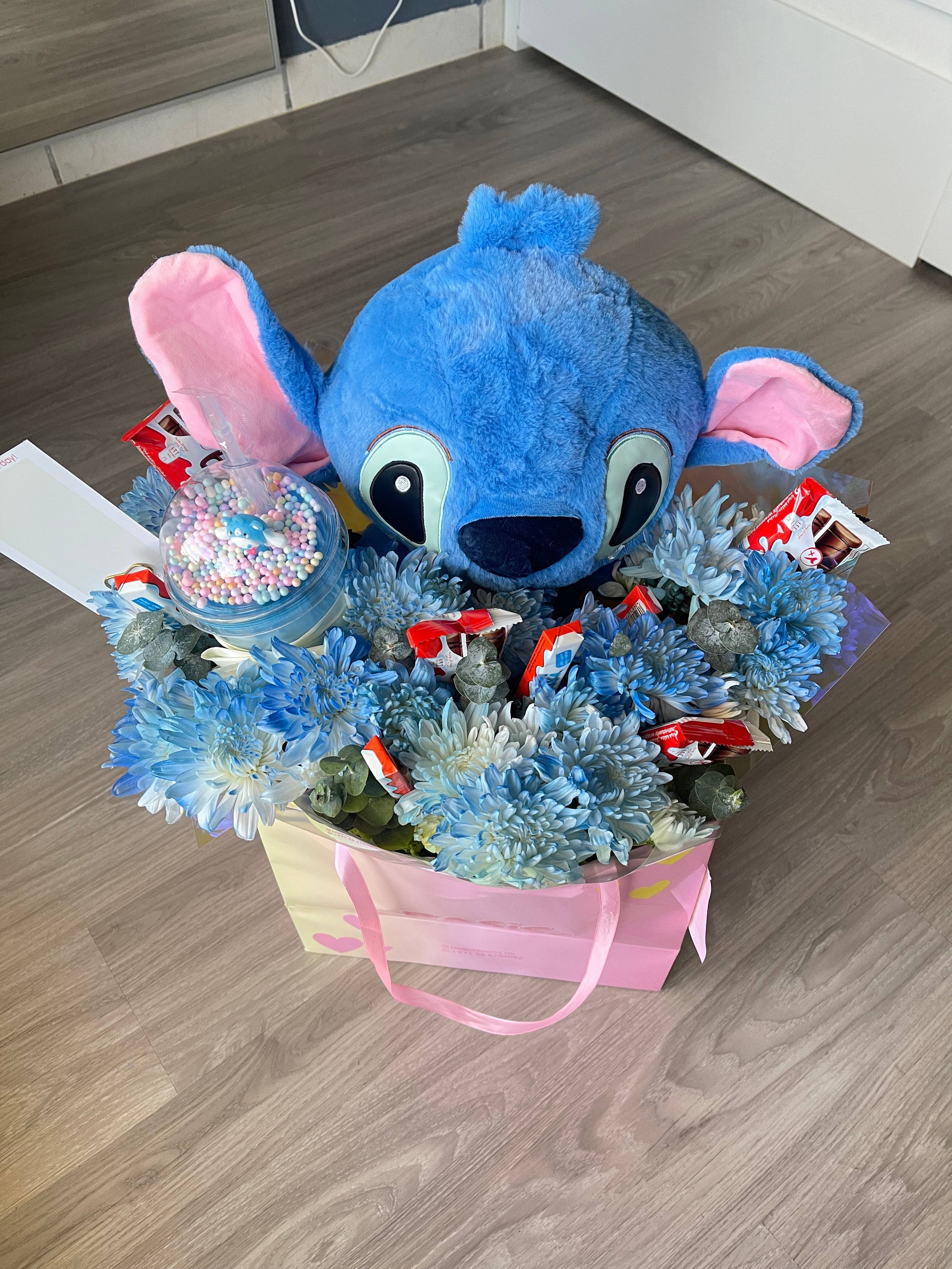 Stitch bouquet with kinder