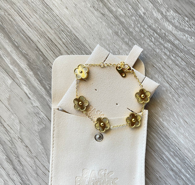 Gold flowers bracelet