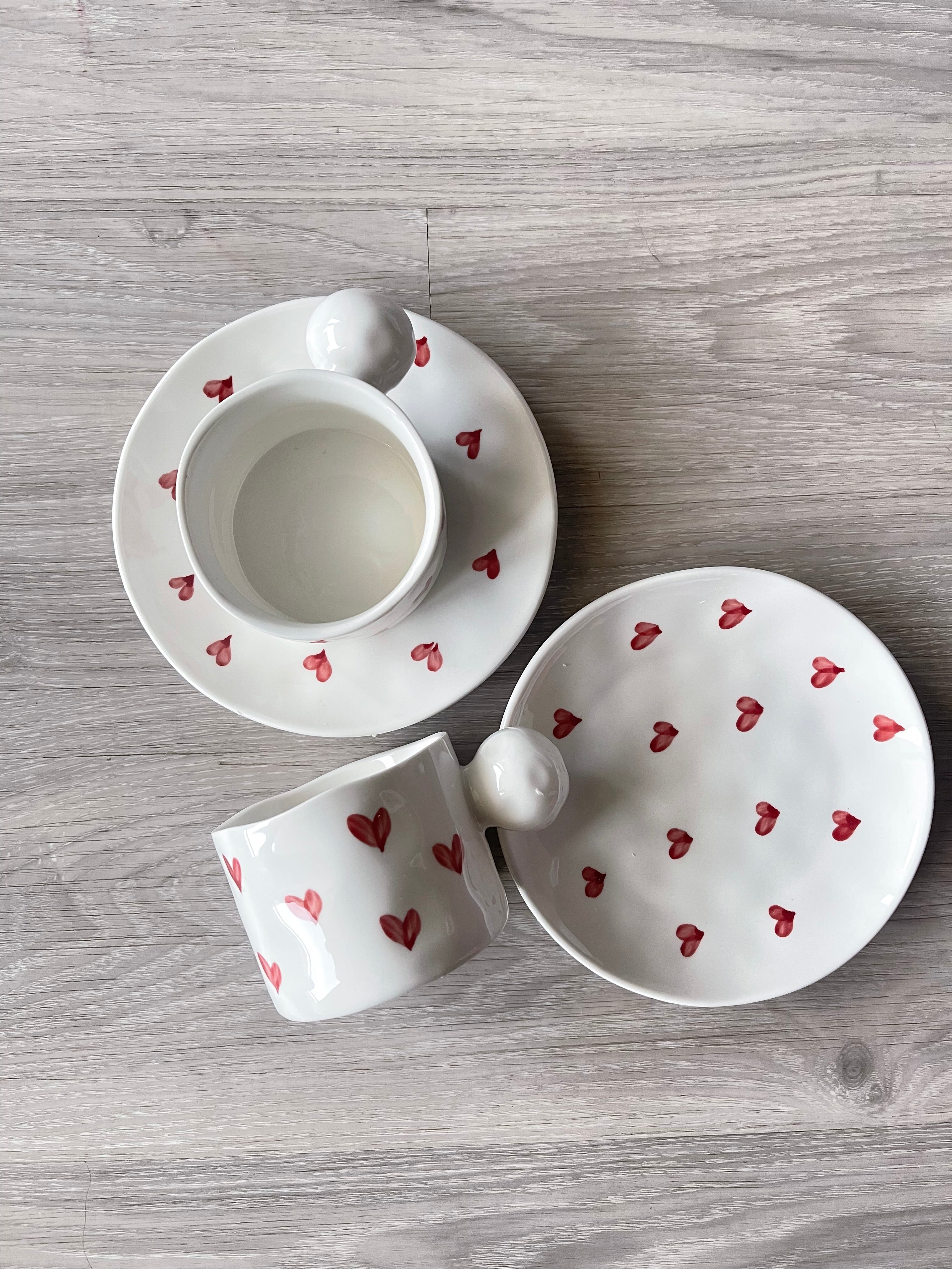 Red hearts cup