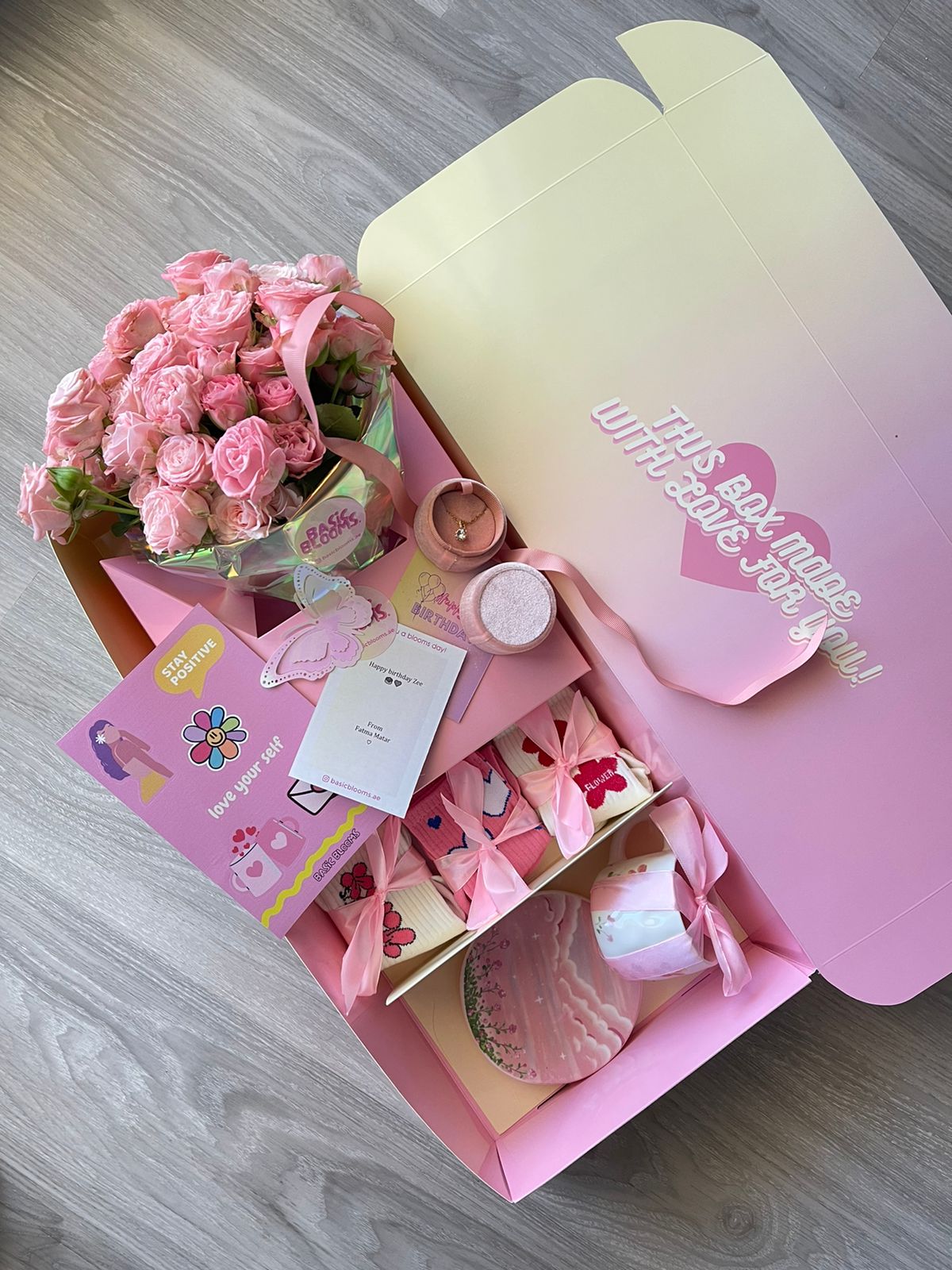 Flowers box with cards