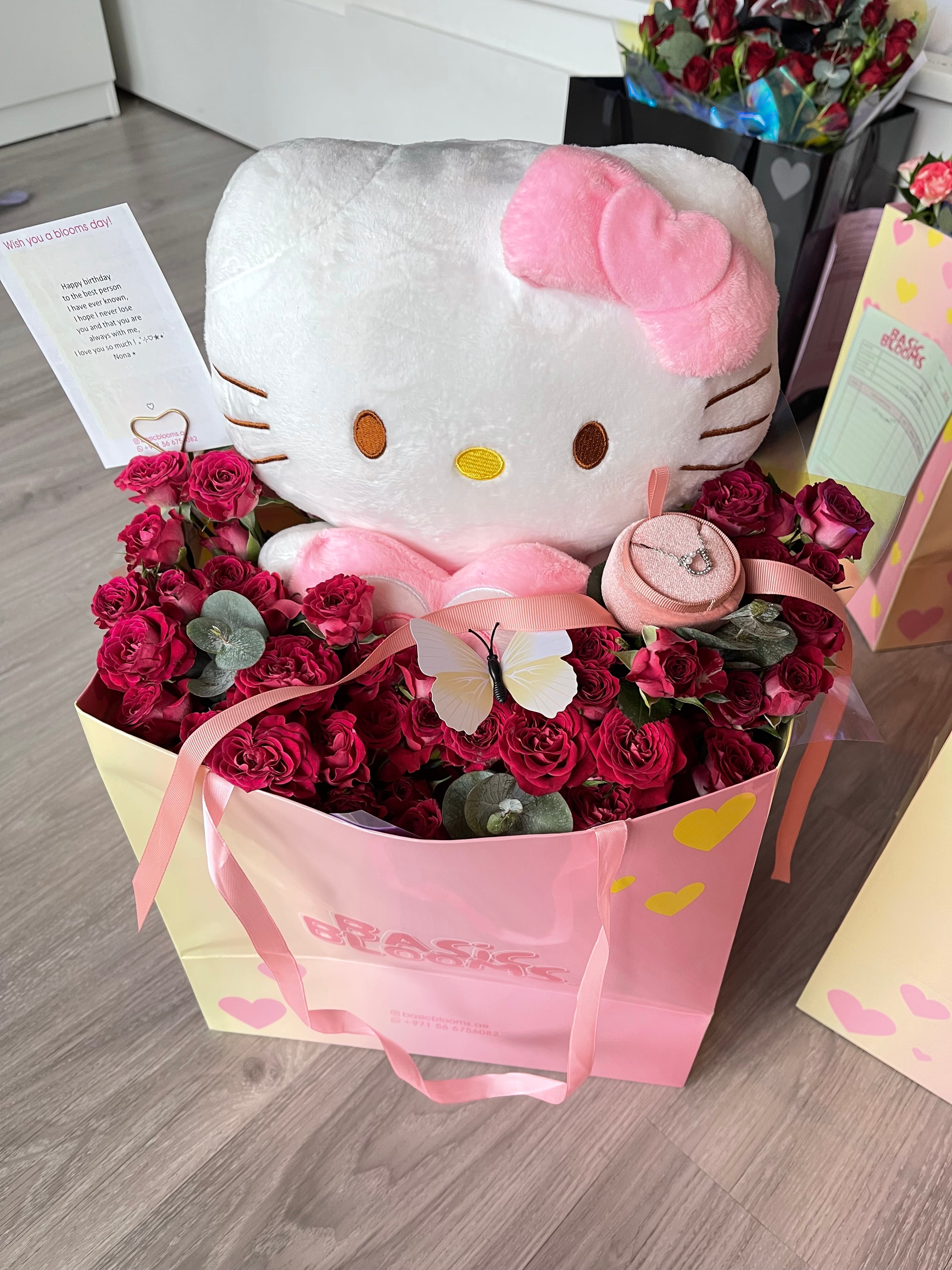 HelloKitty bouquet with necklace