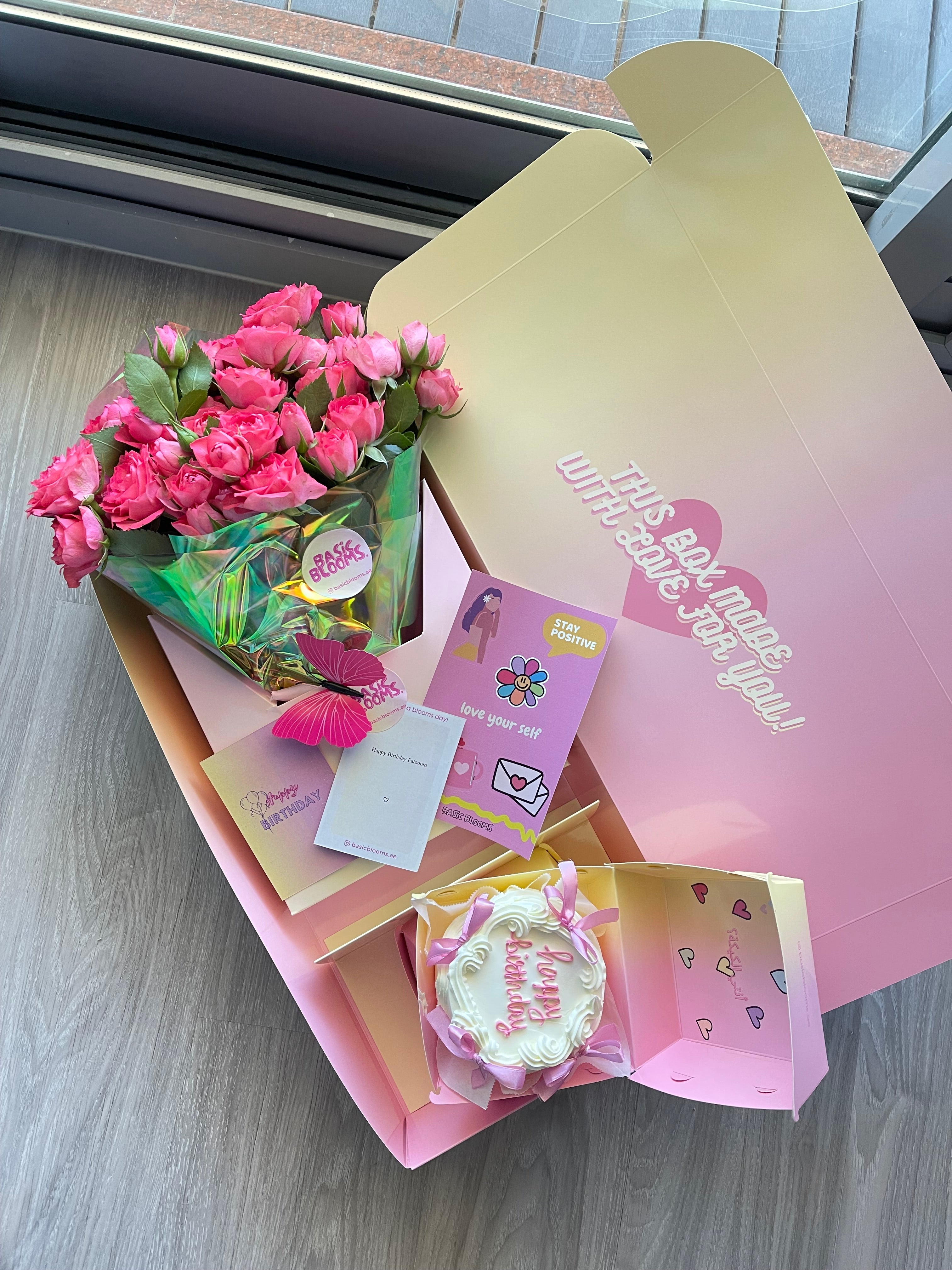 Flowers box with cake