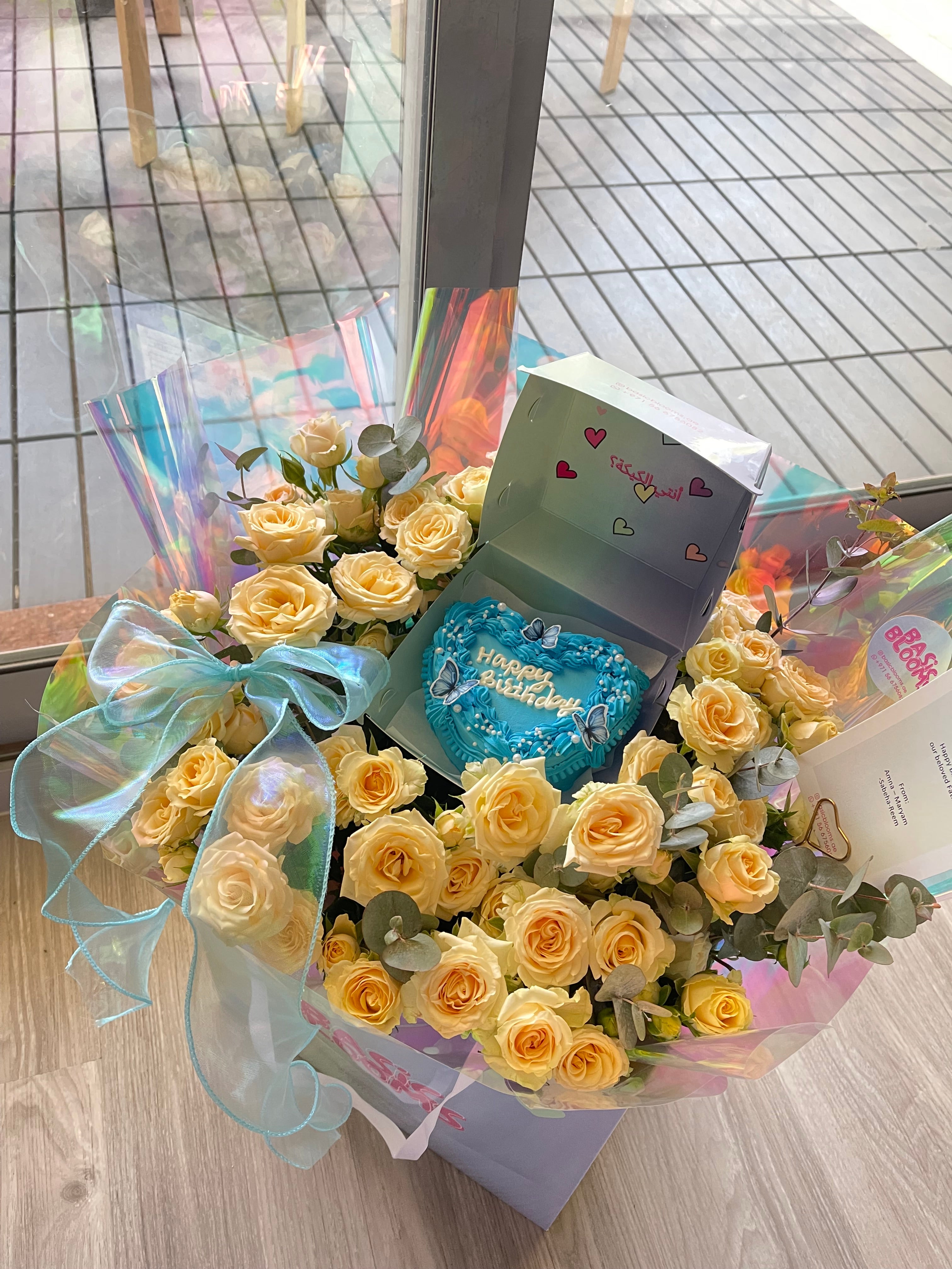 Flowers bouquet with blue cake💙
