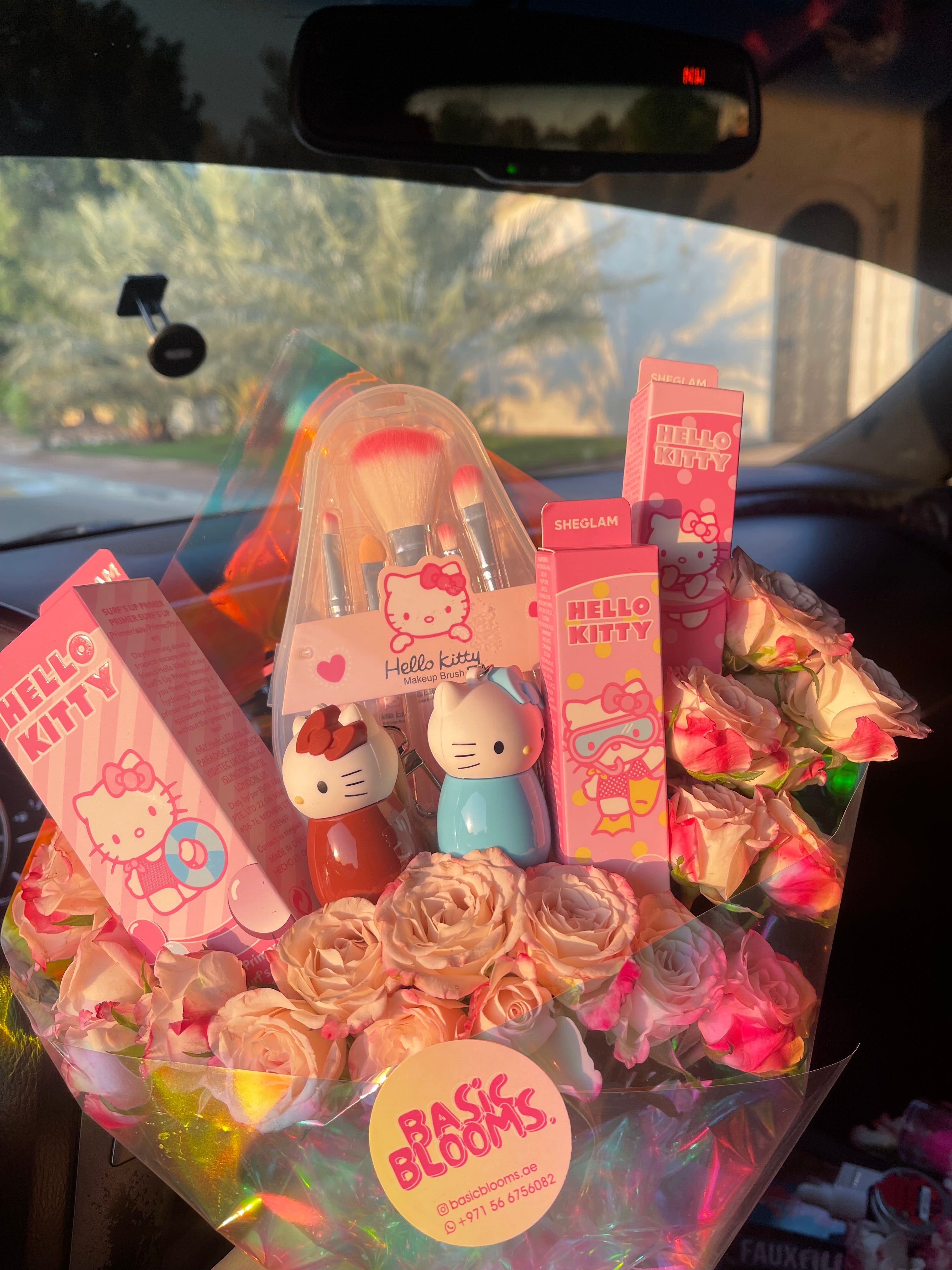 HelloKitty makeup bouquet