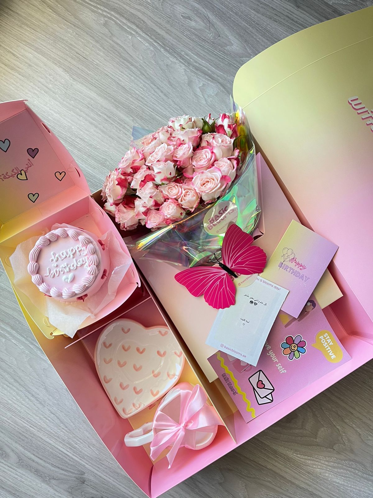 Flowers box with cards