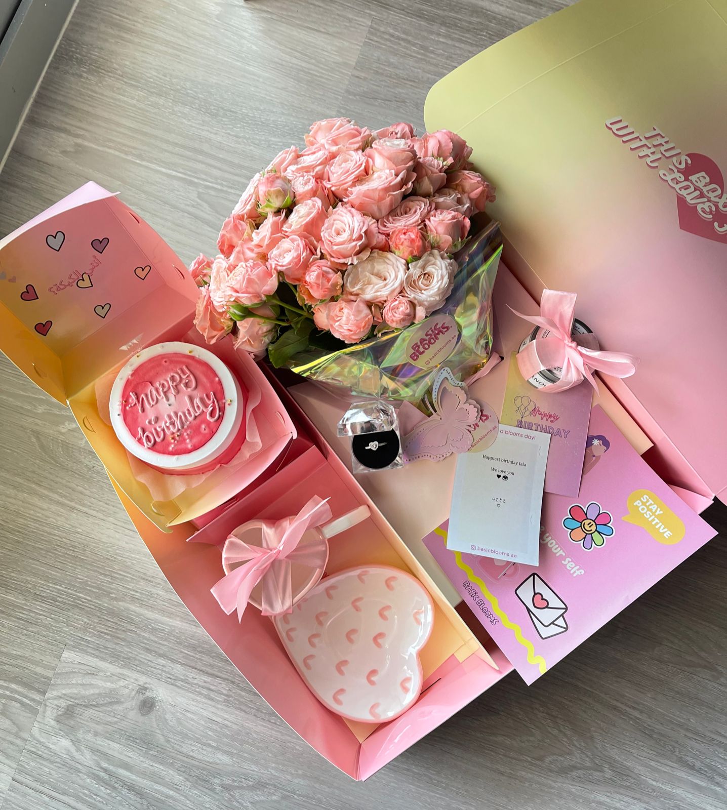 Flowers box with cards